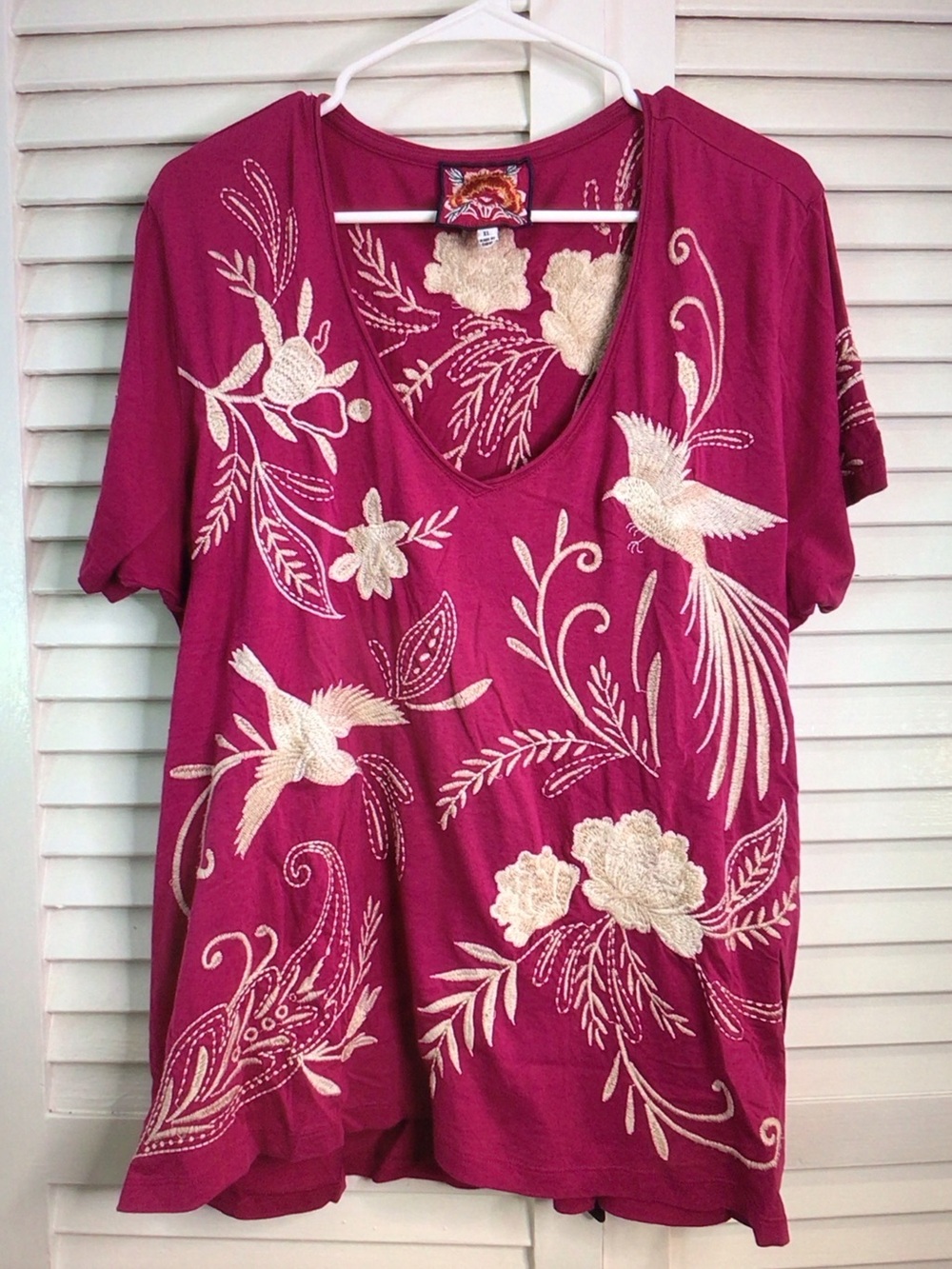 Johnny Was Magenta Short Sleeve V-Neck Top with Cream Embroidery